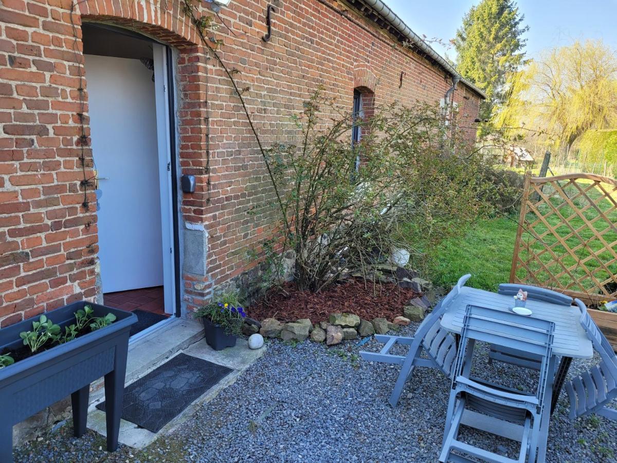 Studio Bienvenue Du Cote De Chez Nous Avec Jardin Privatif Wignehies ภายนอก รูปภาพ